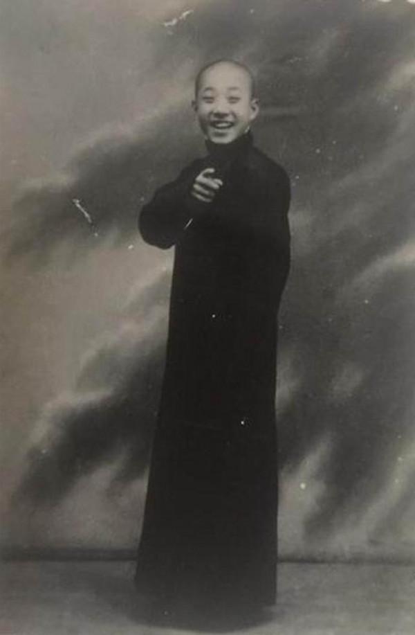 1951年朝鮮戰場，士兵報告：演員侯寶林犧牲了，一旁的侯寶林懵了