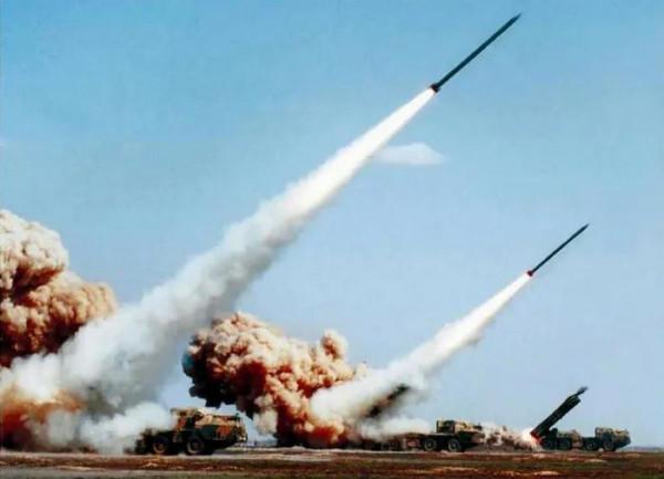 地表最強火箭炮之一BM-30(龍捲風)