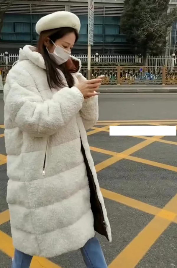 春晚私服比拼：趙麗穎千元夾克可愛減齡，張小斐萬元大衣輸給宋茜