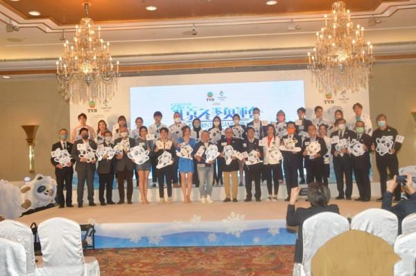 霍啟剛和爸爸出席活動,曾志偉也意外出鏡,還解釋了視後爭議 霍啟剛和爸爸出席活動,曾志偉也意外出鏡,還解釋了視後爭議