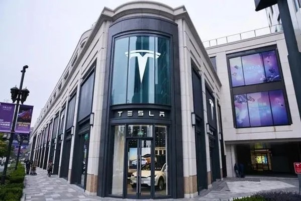 當商場變身汽車專賣店 特斯拉為何選擇迴歸傳統? 當商場變身汽車專賣店 特斯拉為何選擇迴歸傳統?