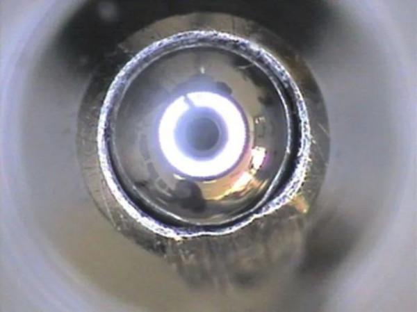 圓珠筆摔地上，為什麼寫字就不連貫了？