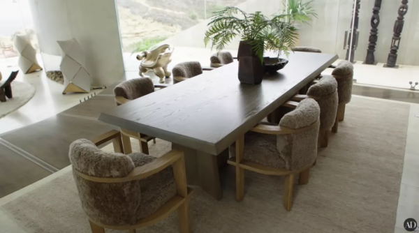 巨星夫婦花1&period;3億買下&OpenCurlyDoubleQuote;鋼鐵俠的豪宅&rdquo;！還能在懸崖邊游泳？酸了