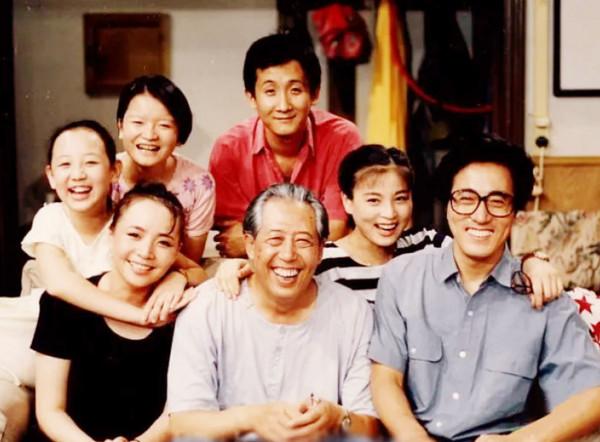 楊立新：父親和哥哥很早離世，德藝雙馨的他有兩大煩惱