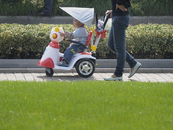 單身人口達到2.4億？人民日報指出主要原因，專家提出新建議