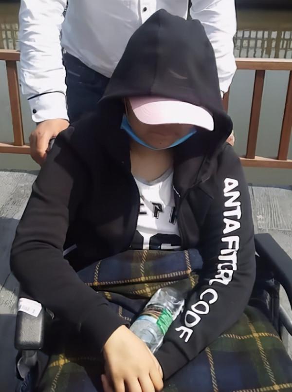 江蘇14歲女孩患骨癌，寧願“安樂死”也不截肢，媽媽含淚做下決定