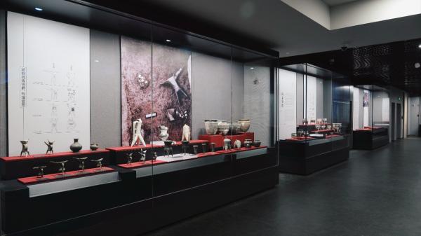 跟隨《登場了!洛陽》,探訪最早的中國,二里頭夏都遺址 跟隨《登場了!洛陽》,探訪最早的中國,二里頭夏都遺址