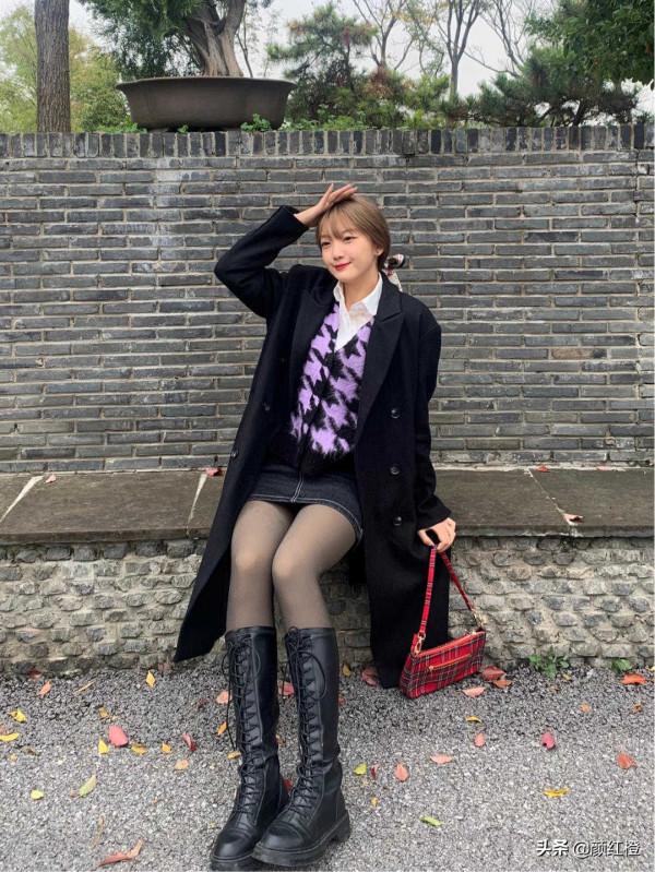 冬天一定要試一下黑+紫,簡約基礎又很神秘,出門輕易不會撞衫 冬天一定要試一下黑+紫,簡約基礎又很神秘,出門輕易不會撞衫