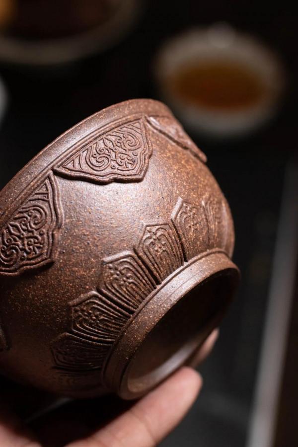 【披肩蓮花杯】