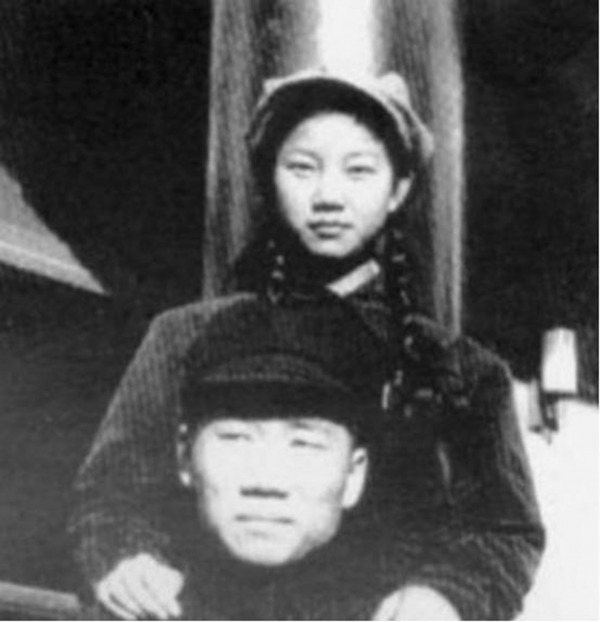 張文秋:死了兩任真丈夫、三任假丈夫,兩個女兒嫁毛主席兩個兒子 張文秋:死了兩任真丈夫、三任假丈夫,兩個女兒嫁毛主席兩個兒子