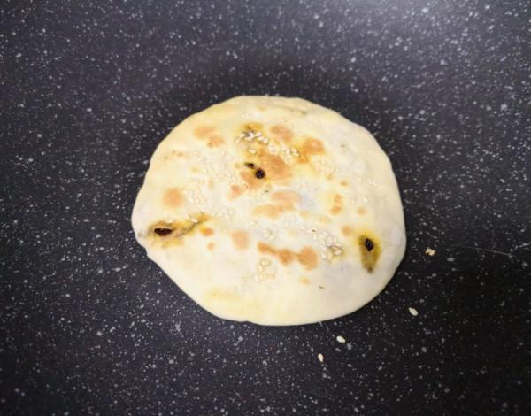 自制梅菜肉醬燒餅，在家也能吃到特色小吃，鮮香適宜，味道很棒