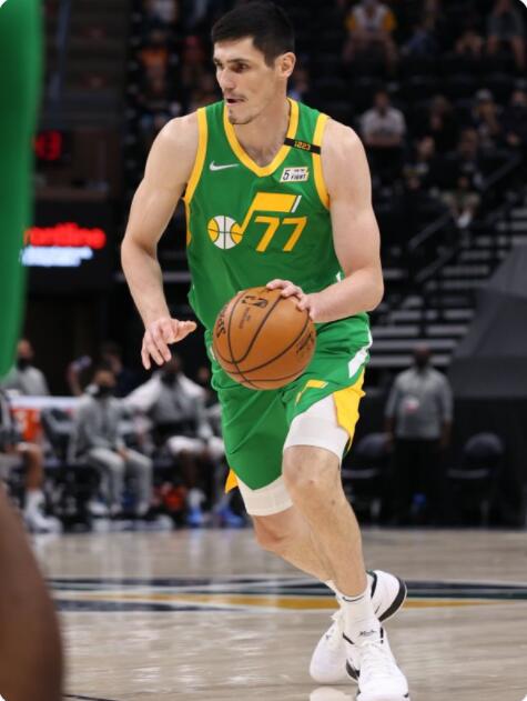 公牛將用10天合同籤伊利亞索瓦和麥克朗