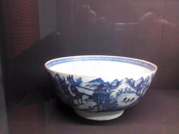 等待千年，只為再次綻放 : 記錄蘇州博物館精品瓷器