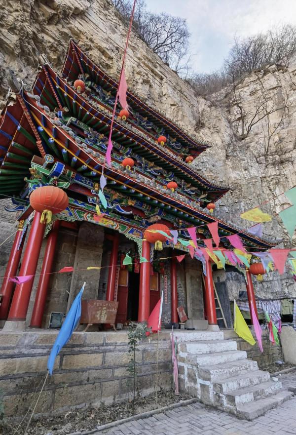 深山裡的小媧皇宮 深山裡的小媧皇宮