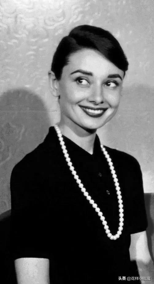 珍珠項鍊怎麼搭？學會這十種系法，一個秋季不重樣