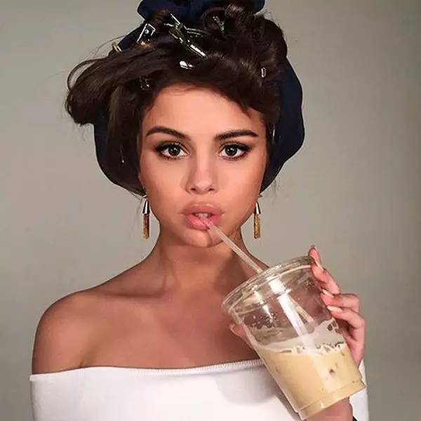 想要比同齡人老得慢，堅持這3個好習慣，面板會逐漸細膩有光澤