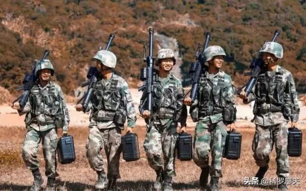 調侃：解放軍火力不足恐懼症朝晚期發展