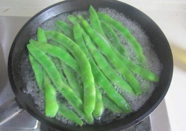 這6種蔬菜，可能&OpenCurlyDoubleQuote;自帶毒素&rdquo;，建議吃前先&OpenCurlyDoubleQuote;焯水&rdquo;，不要嫌麻煩