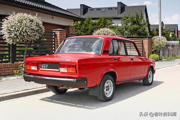 一輛1987年產蘇聯拉達2107轎車