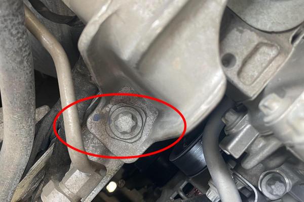 16萬買個車標玩兒？官方認證賓士GLA200，銷售原話：這車沒修過