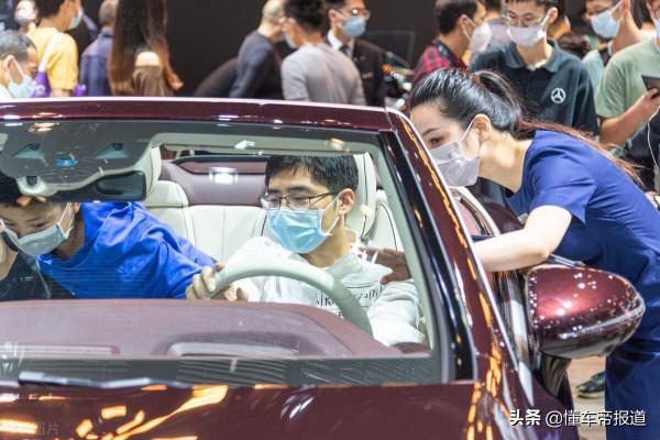 數讀 | 11月乘用車產銷回暖，環比雙增，自主品牌份額升至46.3%