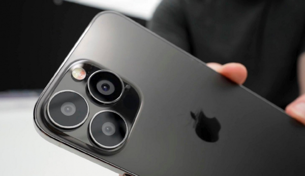 同時使用華為mate40Pro和iPhone13Pro，有太多的心得體會要說