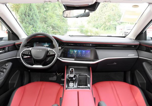 造型年輕時尚，空間還大，東風風神奕炫MAX哪款更值得買？