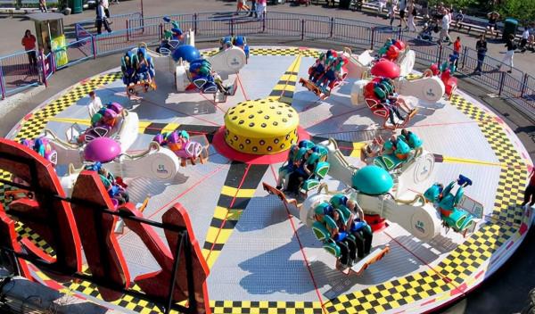 湖南一奇葩遊樂園，投資上億卻廢棄已久，現卻因獨特風格很受歡迎