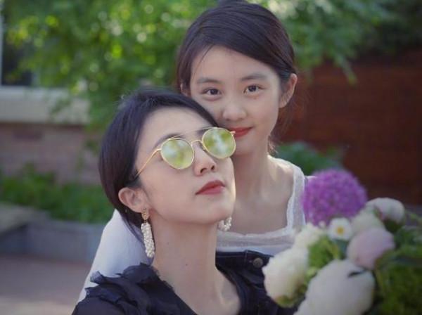 《爸爸去哪兒》8年了，10位女娃變化大，有人進入變美尷尬期