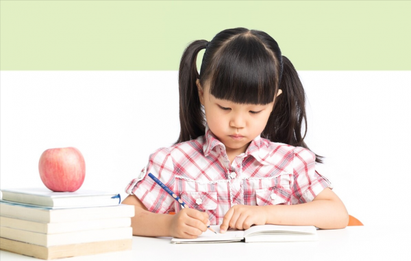 有一種孩子，三年級後成績容易直線下降，家長讓娃做到2點可避免