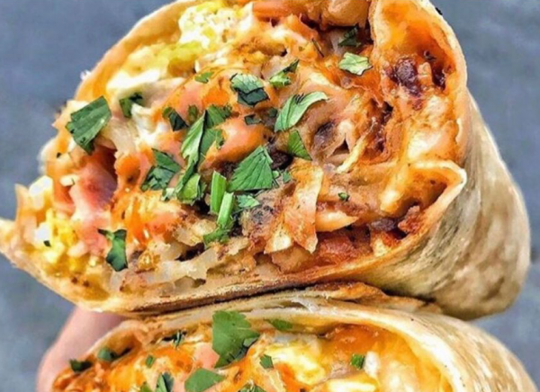 廣東捲餅攤,因老闆娘顏值走紅,人實在太多,有人跑了5次才吃上 廣東捲餅攤,因老闆娘顏值走紅,人實在太多,有人跑了5次才吃上