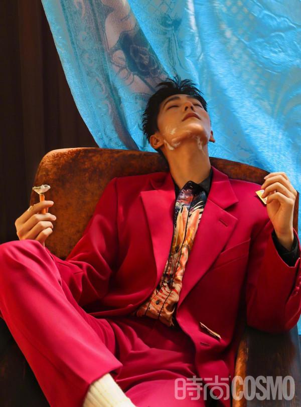 五大刊11月刊封面大賞 王俊凱楊洋李現劉雯Angelababy江疏影劉詩詩