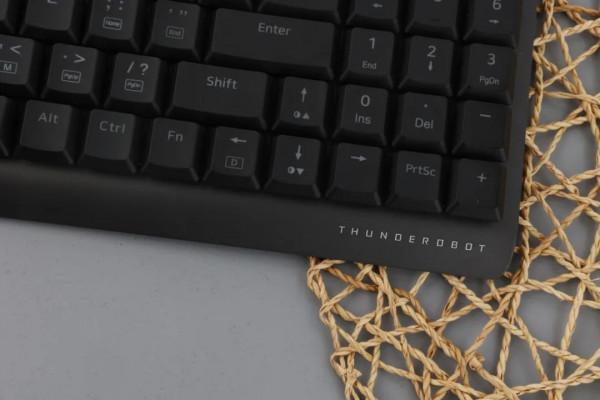 主打輕薄、便攜！雷神璃月KC3094雙模機械鍵盤