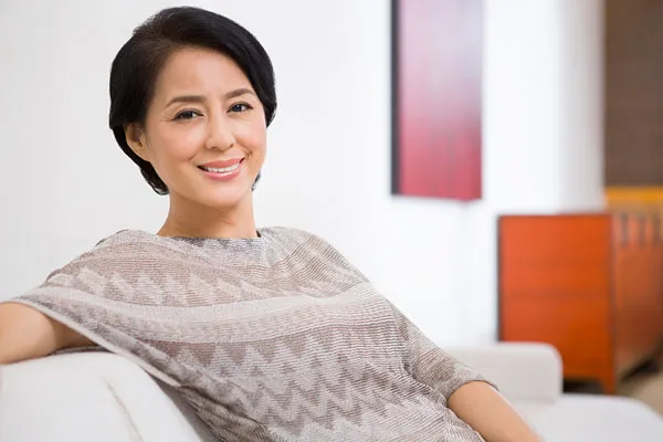 72歲大爺退休工資不夠花想找個老伴分擔生活，67歲大媽：想得美