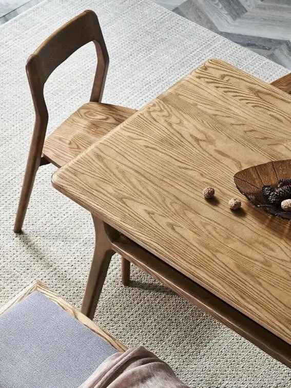 實木餐桌“十買九坑”？網友：後悔買錯了