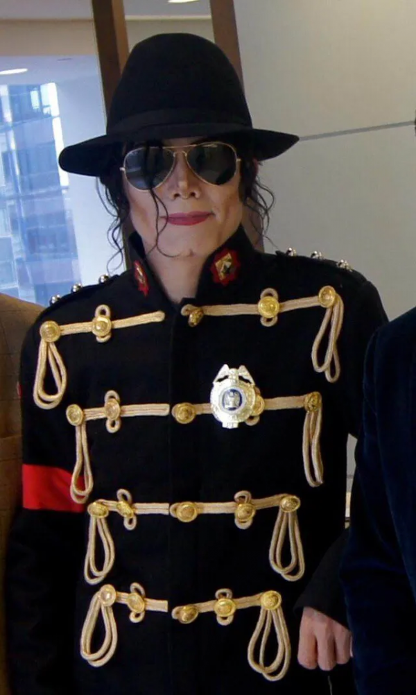 河南小夥模仿邁克爾傑克遜爆火，簽約好萊塢，走上人生巔峰