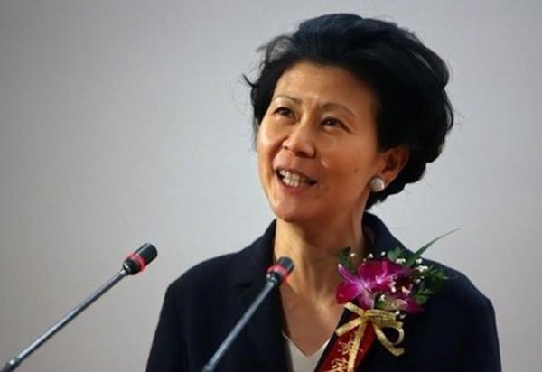 周凱旋：李嘉誠獨寵29年，幫助李嘉誠狂賺千億，她到底有多牛？