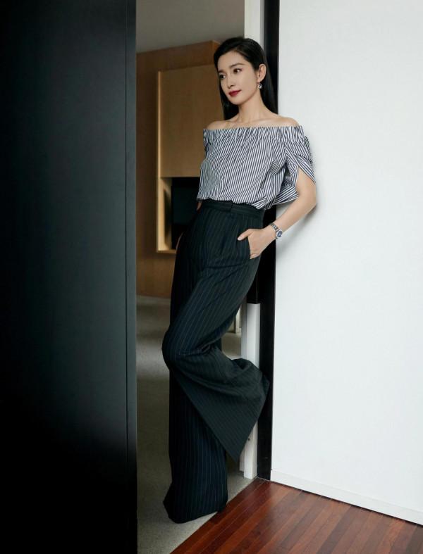 曾經的華誼一姐李冰冰，氣質顏值各方面俱佳，至今未婚