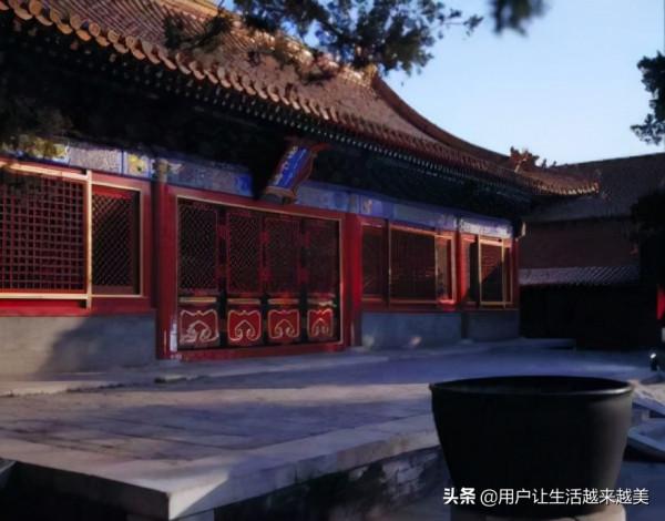 北京故宮是世界上現存規模最大、儲存最完整的木質結構古建築之一