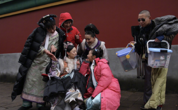 甄嬛傳開播十週年,主創集體發文,鄧超陪孫儷重現盪鞦韆名場面 甄嬛傳開播十週年,主創集體發文,鄧超陪孫儷重現盪鞦韆名場面