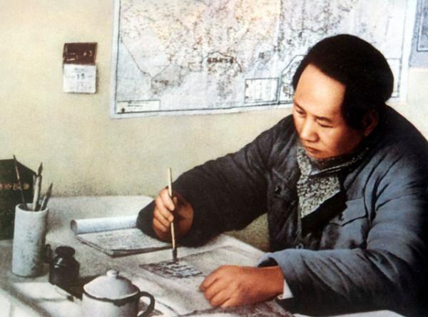 1950年毛岸英返鄉,長跪在楊開慧墳前痛哭不起 1950年毛岸英返鄉,長跪在楊開慧墳前痛哭不起