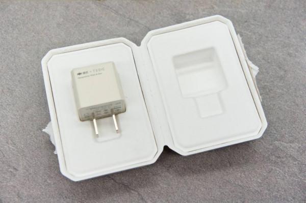 這顆硬糖確實夠硬！硬糖30w迷你快速充電器