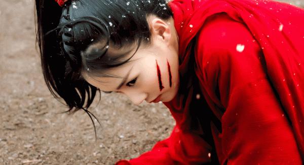 女星戰損妝又美又慘！趙麗穎、熱巴、李沁，這幾位絕了