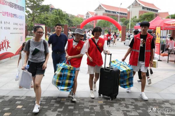 大學旁“30元賓館”設施簡陋，為何還有人住？背後的商業大家懂嗎