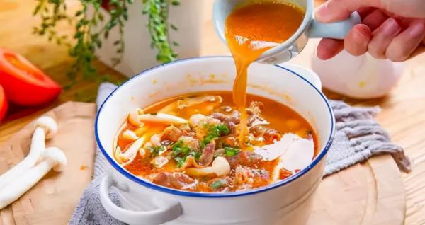 番茄肥牛煲，酸爽開胃，關鍵簡單易學，家人都愛喝