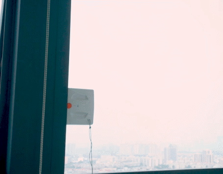 國貨再現智慧黑科技,玻璃木質瓷磚都能爬,米粉:真的拽不動 國貨再現智慧黑科技,玻璃木質瓷磚都能爬,米粉:真的拽不動