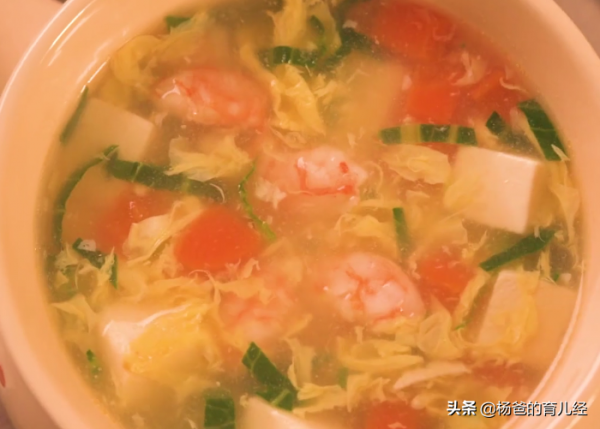 蝦仁搭配滷水豆腐,湯汁濃醇,鮮嫩味美,孩子愛喝的輔食湯羹 蝦仁搭配滷水豆腐,湯汁濃醇,鮮嫩味美,孩子愛喝的輔食湯羹