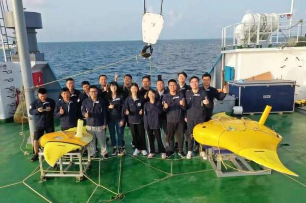 新突破!西工大“魔鬼魚”潛水器潛海深達1025米 新突破!西工大“魔鬼魚”潛水器潛海深達1025米