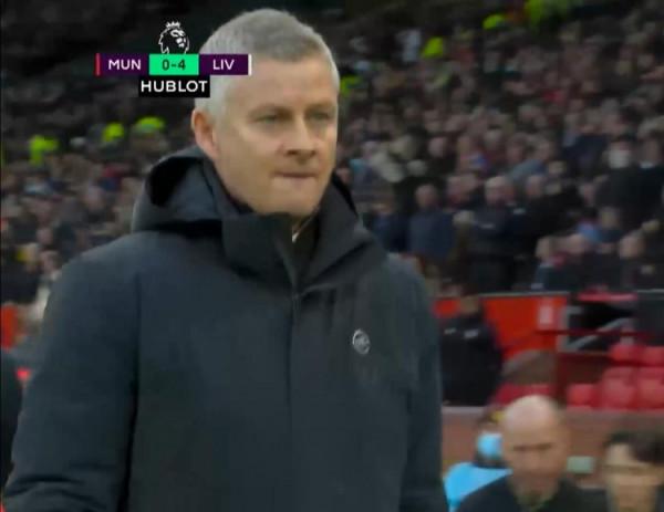 凌晨1點,曼聯0-5轟然倒塌創111年恥辱紀錄,球王C羅踢人逃過紅牌 凌晨1點,曼聯0-5轟然倒塌創111年恥辱紀錄,球王C羅踢人逃過紅牌