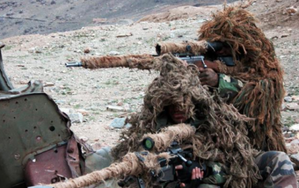 狙擊手槍法那麼厲害,為何不射殺碉堡中計程車兵?他們不敢這麼做 狙擊手槍法那麼厲害,為何不射殺碉堡中計程車兵?他們不敢這麼做